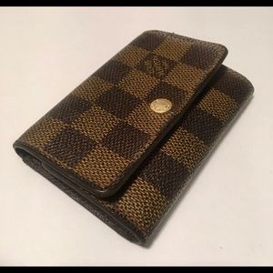 ❤️SOLD❤️ Louis Vuitton Damier ebene Keyholder